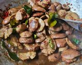 Foto langkah ke 4 dari resep Jengkol Pedas Bumbu Rawon.