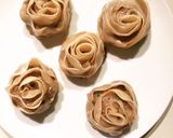 A picture of step 10 of Rose dumplings.