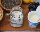 Gambar langkah 2 resipi Overnight Oatmeal Blueberry Lemon.