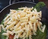A picture of step 4 of Spinach pasta.