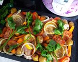 Foto langkah ke 1 dari resep Baked Lemon Chicken With Vegetables.
