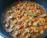 Foto del paso 4 de la receta: Carne de cerdo en salsa de especias y vinos