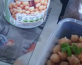 A picture of step 2 of Quick Chickpea salad.