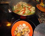 Foto del paso 3 de la receta Fideos a la cazuela con marisco y pollo