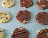 Foto langkah ke 3 dari resep 1 adonan vanilla cookies bisa jadi 3 smpe 5 topping.