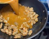 Foto del paso 11 de la receta: Tiburones con langostinos en su salsa