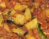 A picture of step 3 of Capsicum Potato dry sabzi.