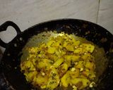 A picture of step 3 of Hariyali Aloo.