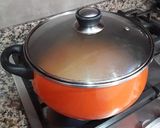 Foto del paso 15 de la receta Sopa de marisco congelado y fresco con fondo de cebolletas