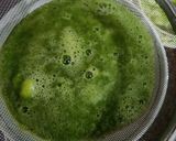 A picture of step 3 of Green Juice for Glowing Skin.