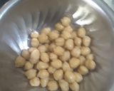 A picture of step 1 of Chickpeas salad.
