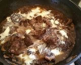 Foto del paso 9 de la receta: Carne de res en salsa de vino y champiñones