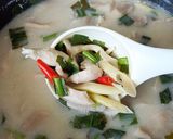 รูปขั้นตอนการทำที่ 4 ของ ต้มข่าไก่ (ไม่ใส่กะทิ)