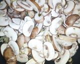Foto del paso 2 de la receta: Elicoidali con Champiñones y Shiitake, Guisantes Bacon y Jamón
