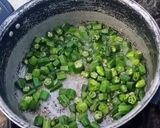 A picture of step 1 of Tandoori Bhindi.