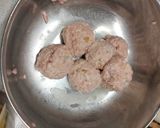 Lett húsgombócleves - Frikadeļu zupa recept fázis 3 fotója