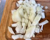 Une image de l'étape 2 de Gratin de macaronis au lard, courgettes et roquefort.