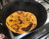 A picture of step 5 of Dal Paratha.