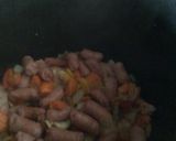 Foto del paso 1 de la receta: Arroz con salchichas y maíz