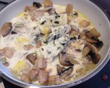 Une image de l'étape 5 de Spaghetti au Poulet et Champignons frais, sauce au Roquefort.