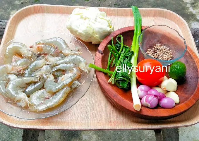 Langkah-langkah untuk membuat Cara membuat Sup Udang-Sayuran Simple ala Rumah Kami