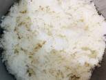 Nấu ăn cùng con: Cơm trộn chà bông rong biển bước làm 1 hình