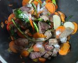 Foto del paso 3 de la receta: Estofado de verduras y carne
