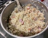 Une image de l'étape 8 de Gratin de langues d'oiseaux aux saucisses, champignons et emmental.