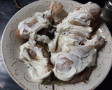 Foto del paso 1 de la receta: Muslitos de pollo con champiñones y vermú