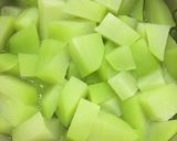 Hình bước làm 1 của món Su su luộc