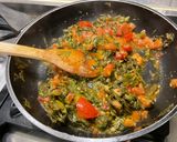 Une image de l'étape 12 de Nouilles à l'oseille, tomates, ail, crème et persil.
