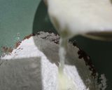 Foto langkah ke 3 dari resep Kue Sarang Laba Laba Coklat.