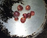 A picture of step 3 of Fry Curry Potatoes.
