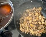 Foto del paso 5 de la receta Pularda en salsa de setas y sabor Cookpad con patatas baby