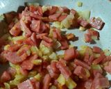 Foto langkah ke 3 dari resep Makaroni Goreng Daging Burger.