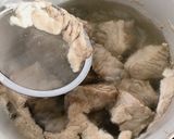Hình bước làm 1 của món Món Pháp Blanquette De Veau - Thịt Bê Hầm Cà Rốt Nấm Phủ Sốt Bơ Trứng