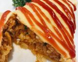 A picture of step 8 of Omurice.