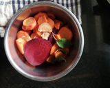 A picture of step 2 of Beet carrot jouice.