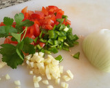 Foto del paso 1 de la receta: Arroz caldoso con conejo y setas aromatizado con perejil y romero