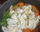 Foto langkah ke 2 dari resep Sop Sayur dan Bakso.