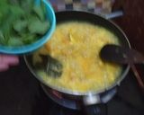 Foto langkah ke 4 dari resep Tahu Kuah Kuning Kemangi.