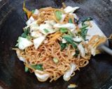 Foto langkah ke 4 dari resep Mie goreng.
