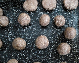 Foto del paso 5 de la receta: Galletitas veganas de cacao y leche de almendras