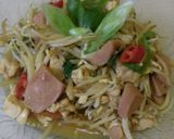 Foto langkah ke 5 dari resep Tumis tauge tempe tahu sosis 🍲.