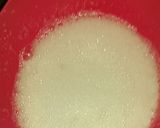 A picture of step 1 of Swiss roll cake (Hausa version).