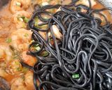 Foto del paso 4 de la receta: Linguini negro de sepia con frutos del mar