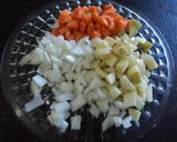 Foto del paso 3 de la receta: Guisado ranchero de cerdo y chorizo con verduras de la huerta el Ocote