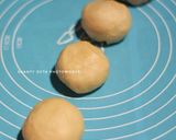 Foto langkah ke 2 dari resep Korean Garlic Bread.