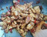 รูปขั้นตอนการทำที่ 3 ของ หมูสามชั้นผัดพริกแกงใต้ใส่ถั่วฝักยาว