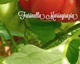 Foto del passaggio 1 della ricetta Peperoni km zero ripieni con pelato misto km zero di fantasia in friggitrice ad aria 👩‍🍳🏡🇮🇹🦁